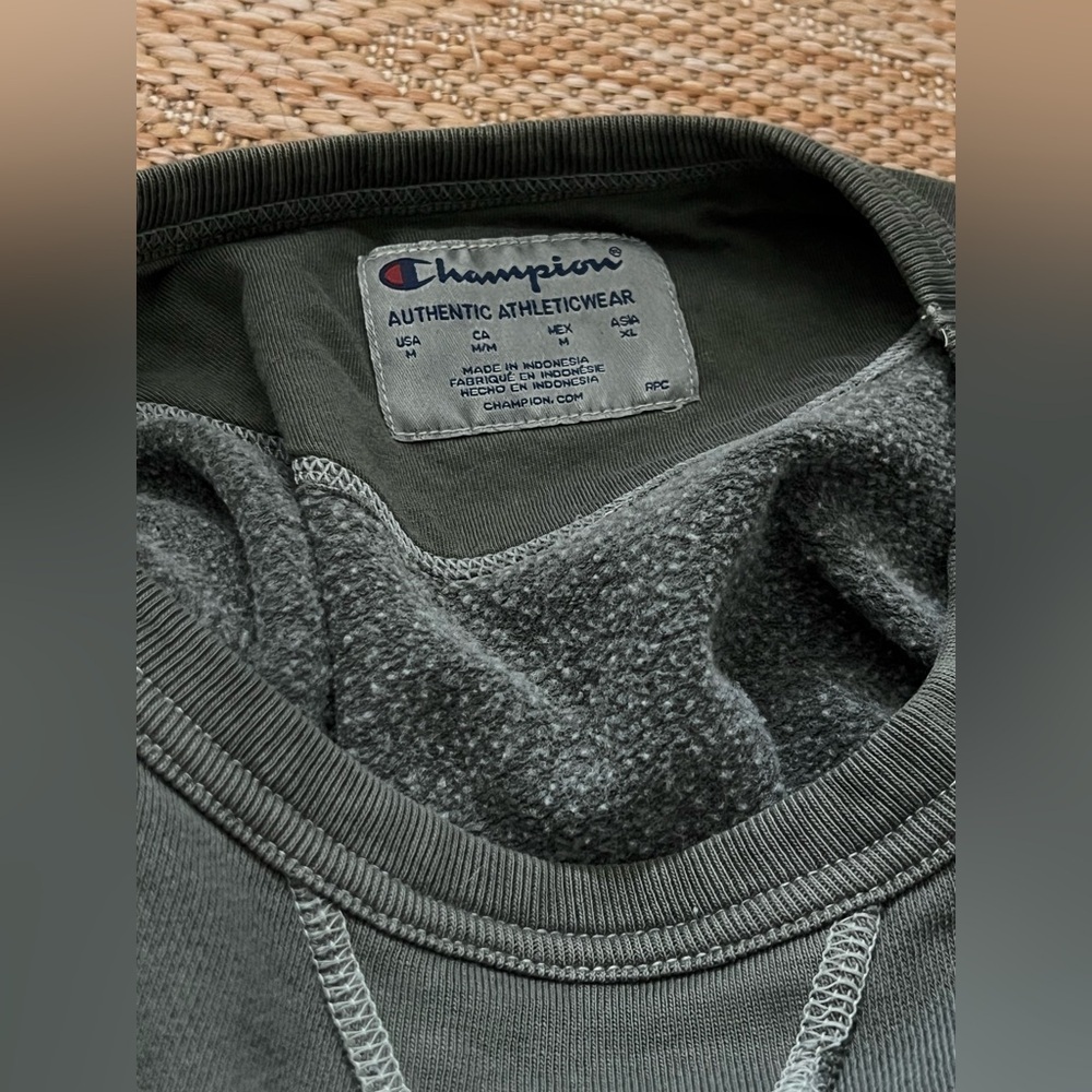 Champion Authentic Athleticwear Women's 
Green Pullover Sweater,Size M - Picture 9 of 9